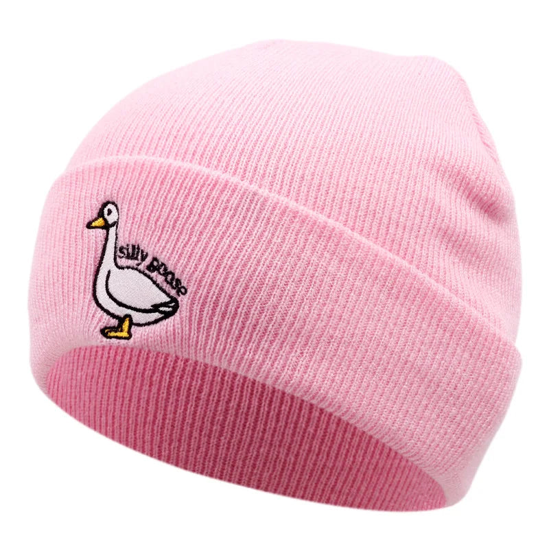Cute Duck Embroidered Knitted Hat, Warm for Men and Women in Autumn and Winter, Outdoor, Adult Knitted Hat with Knitted Yarn