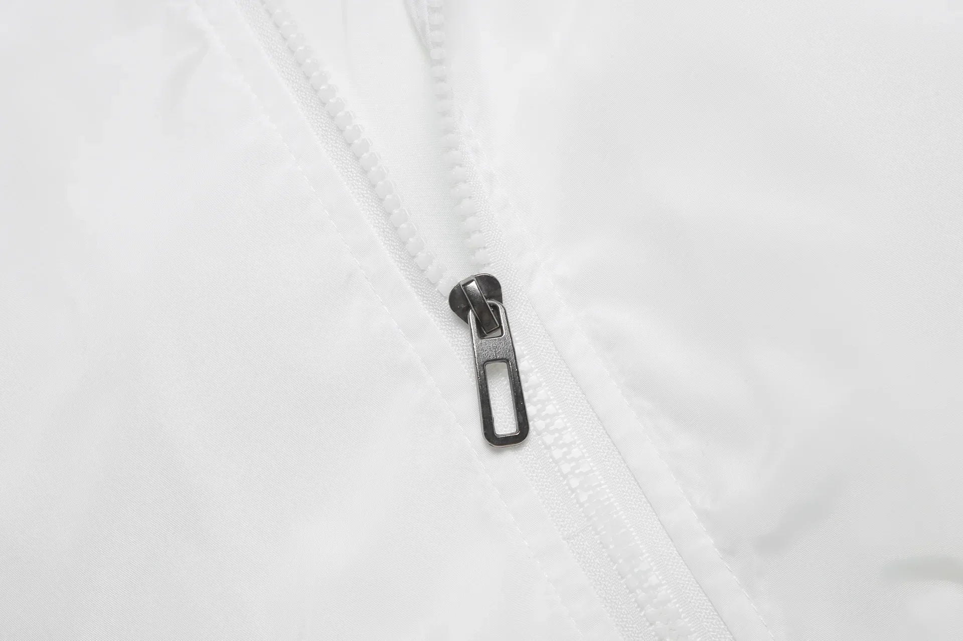 Spring and autumn 2025 fashion men's comfortable outdoor sportswear new high-end casual loose style thin coat, with hooded desig