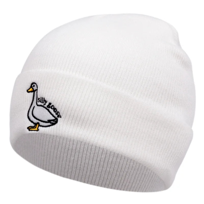 Cute Duck Embroidered Knitted Hat, Warm for Men and Women in Autumn and Winter, Outdoor, Adult Knitted Hat with Knitted Yarn