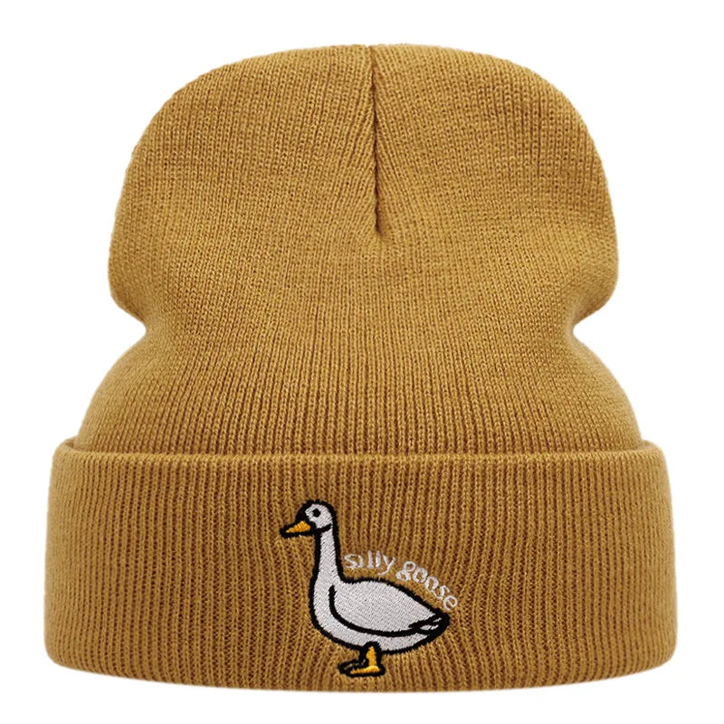 Cute Duck Embroidered Knitted Hat, Warm for Men and Women in Autumn and Winter, Outdoor, Adult Knitted Hat with Knitted Yarn