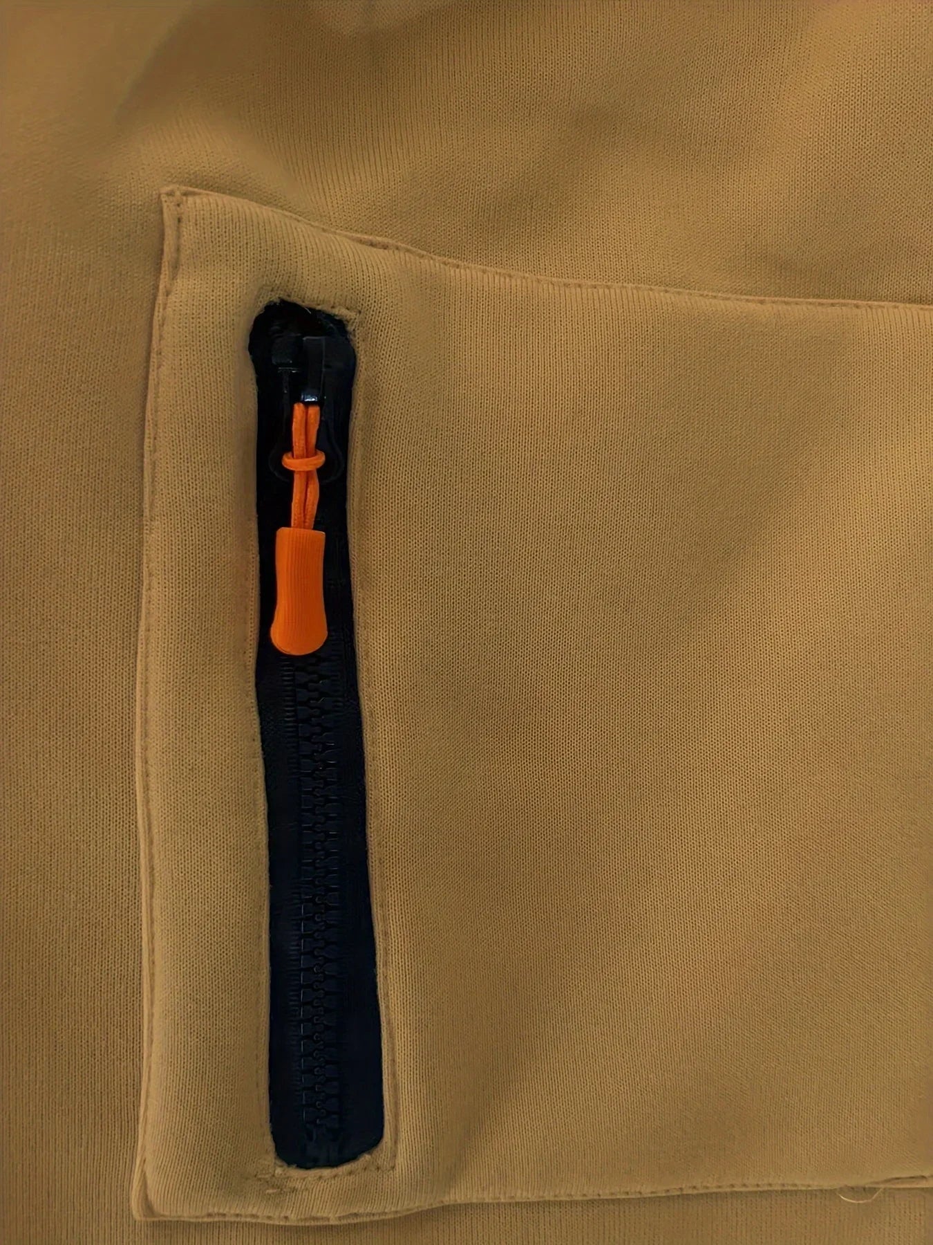 2025 Men's Hooded Sweatshirt, Thick and Warm, High-Quality, With a Hood, Athletic Style, Zipper Closure, Multiple Pockets, Fashi